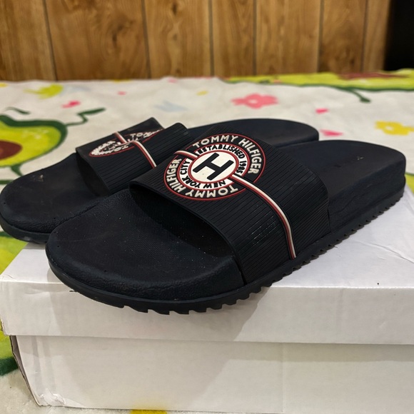 Sandals - Picture 2 of 3